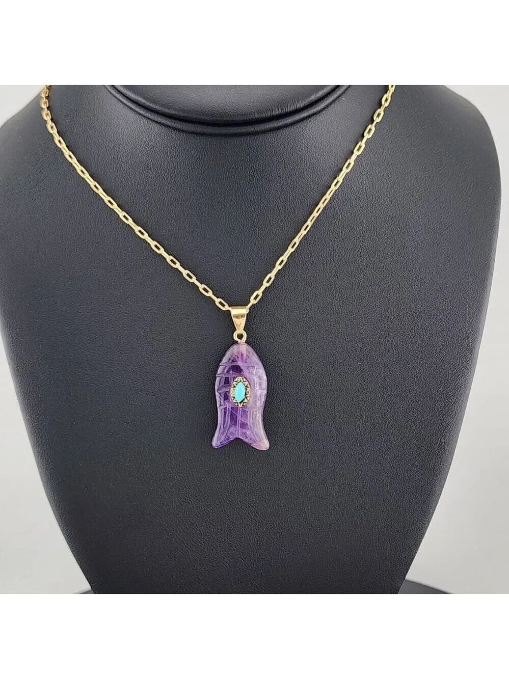 Under the Sea Vibes – Fish-Shaped Purple Agate Necklace with Stone